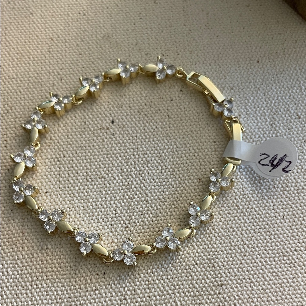 Elegant Gold plated Classic Bracelet 7” Women’s Bracelet | occasions Bracelet - Picture 4 of 4
